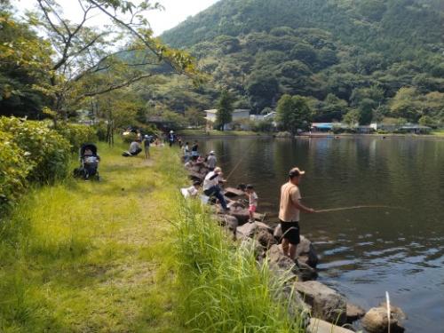 外来魚駆除釣り大会の様子