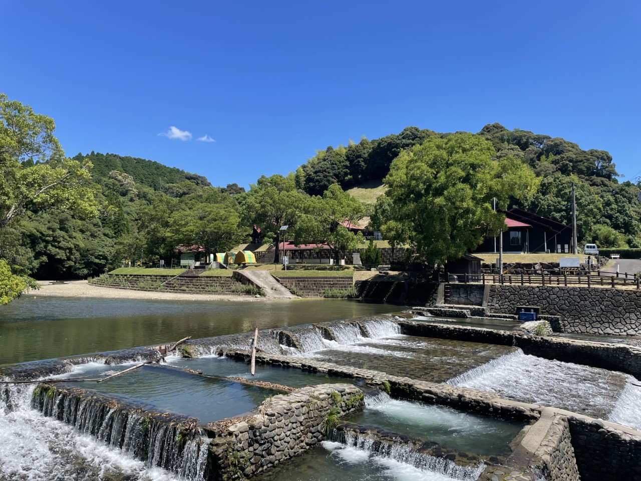 とうごう五色親水公園
