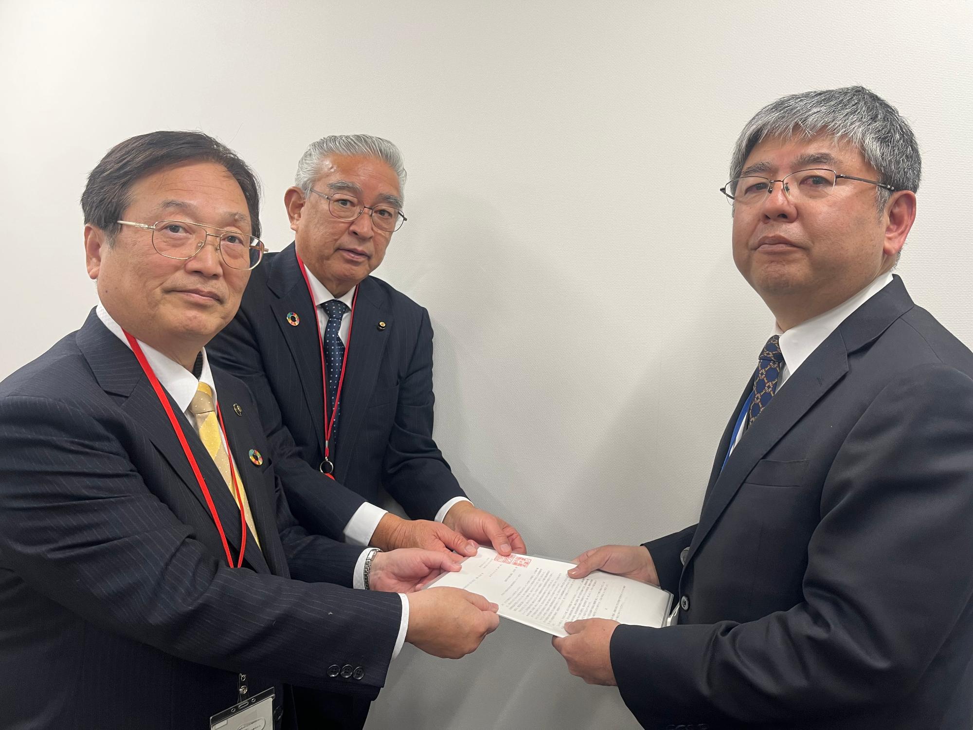 内閣府 松下政策統括官(原子力防災担当)へ