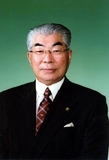 名誉市民第1号 森卓朗氏のカラーの肖像写真