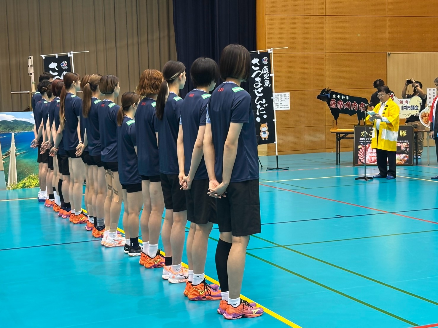女子バレー歓迎式