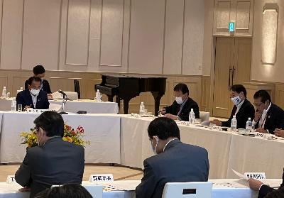 理事会に出席する田中市長の写真