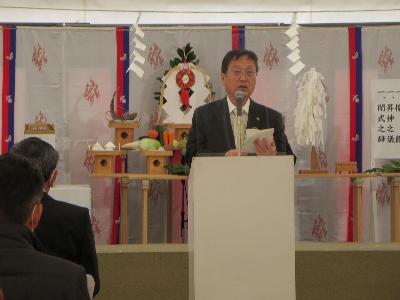 来賓の挨拶を行う田中市長の写真