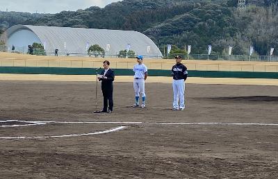 オープニングセレモニーで挨拶する田中市長の写真