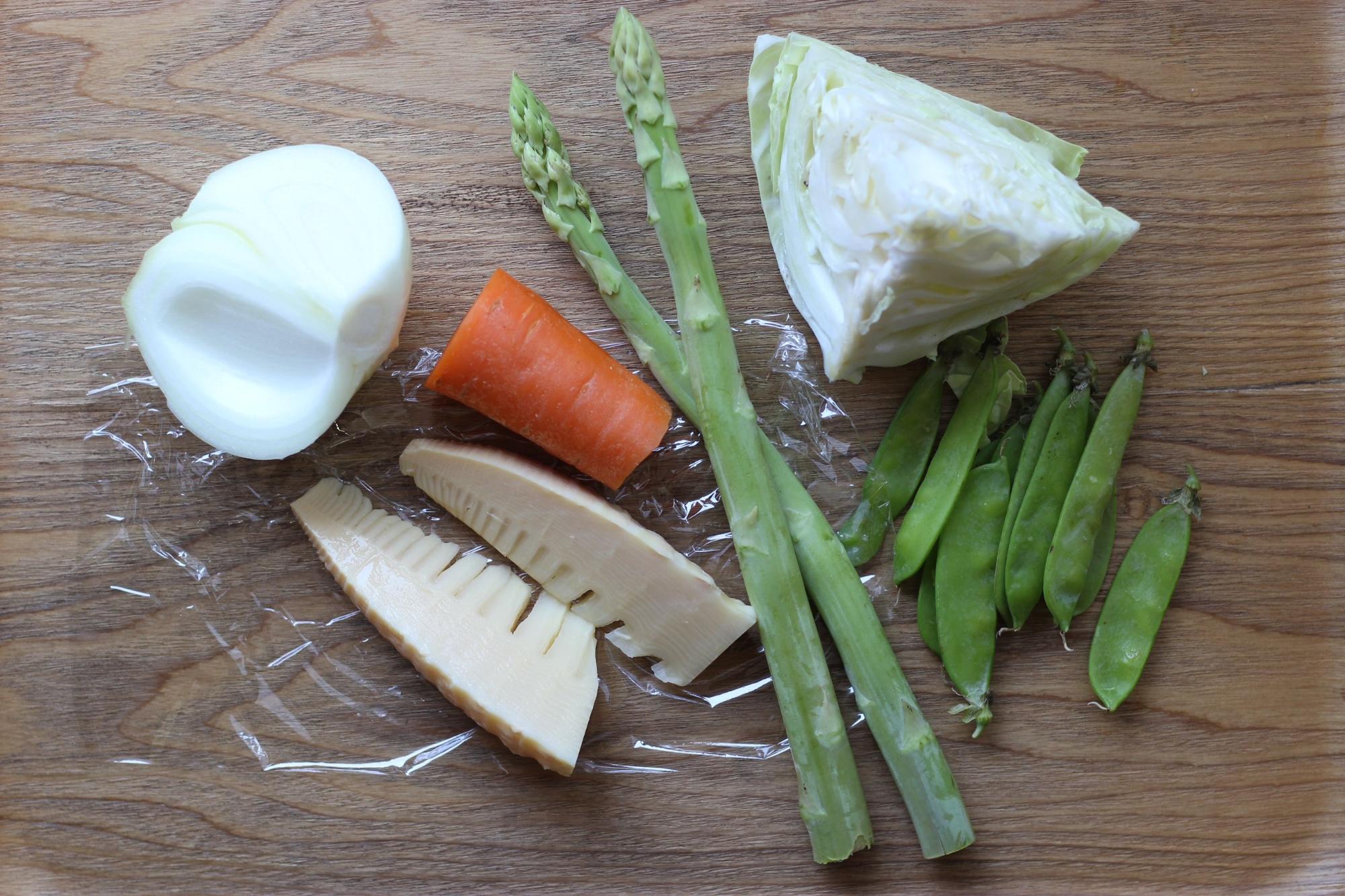 春の野菜350グラムの写真
