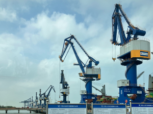 常熟港クレーン