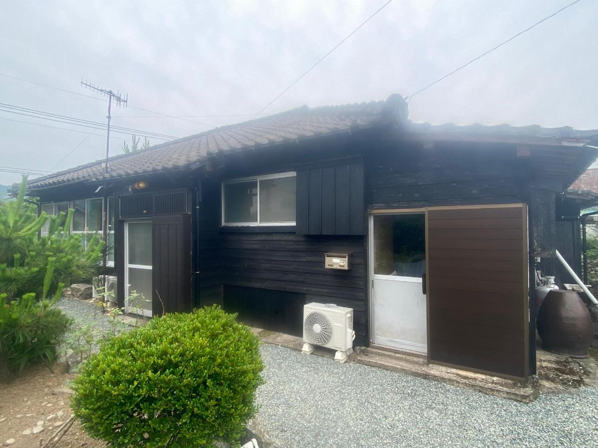 ツバ・キの物件情報と外観写真 ・上甑島(里町里3303)・薗上バス停から210メートル/居室数3 詳しくははこちら