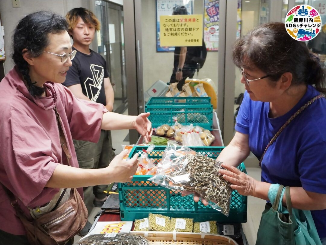 商品説明の様子