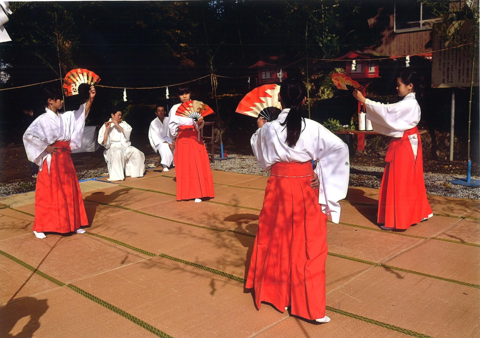 入来神舞の様子