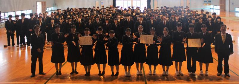 令和5年度みらいアドバイザー活動発表会(川内高等学校1年生集合写真)