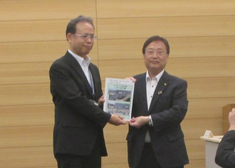 要望書手交(亀園所長)