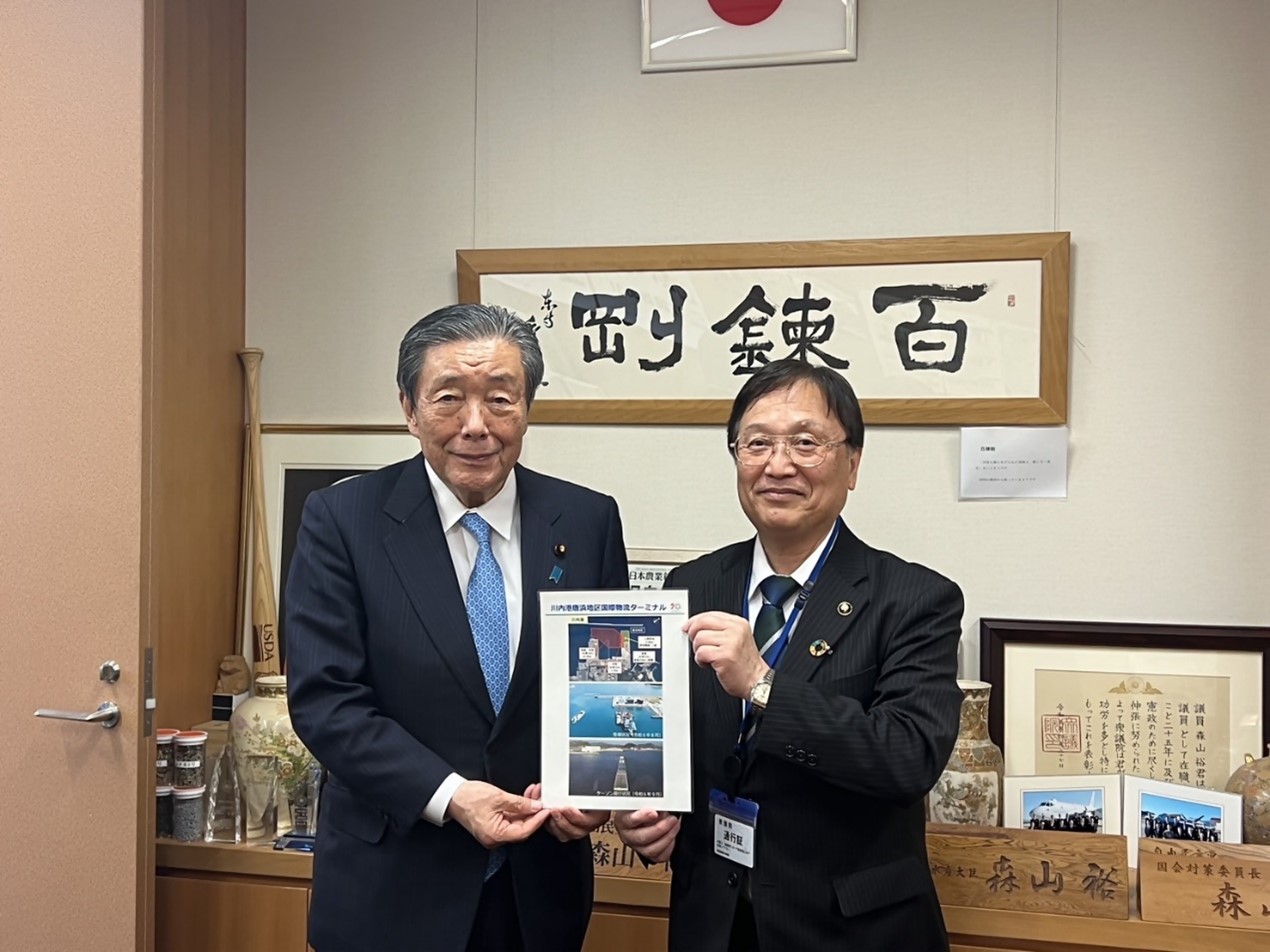 自由民主党森山幹事長(写真右)と田中市長(写真左)