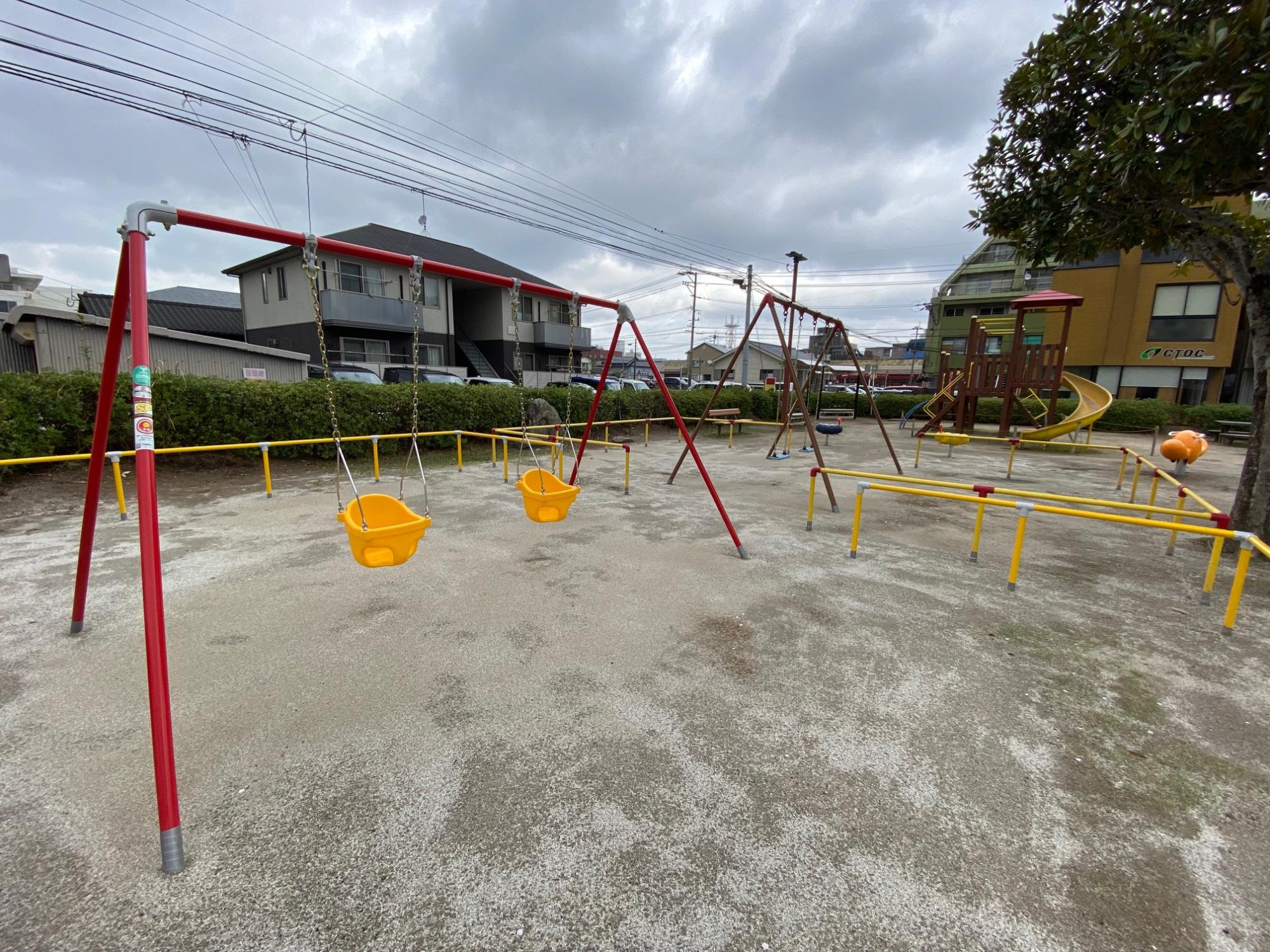 幼児用ブランコ
