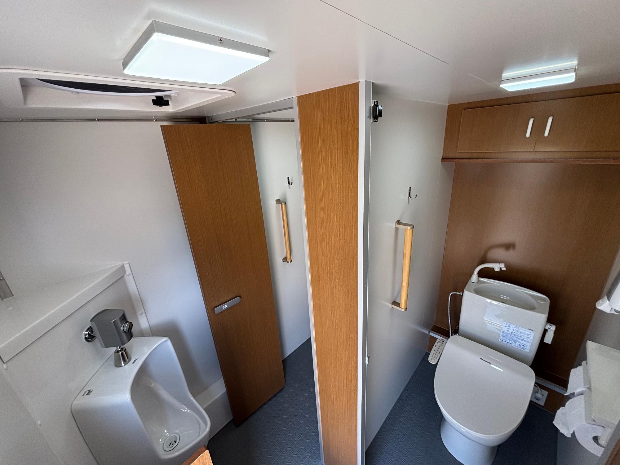 男子トイレの内装