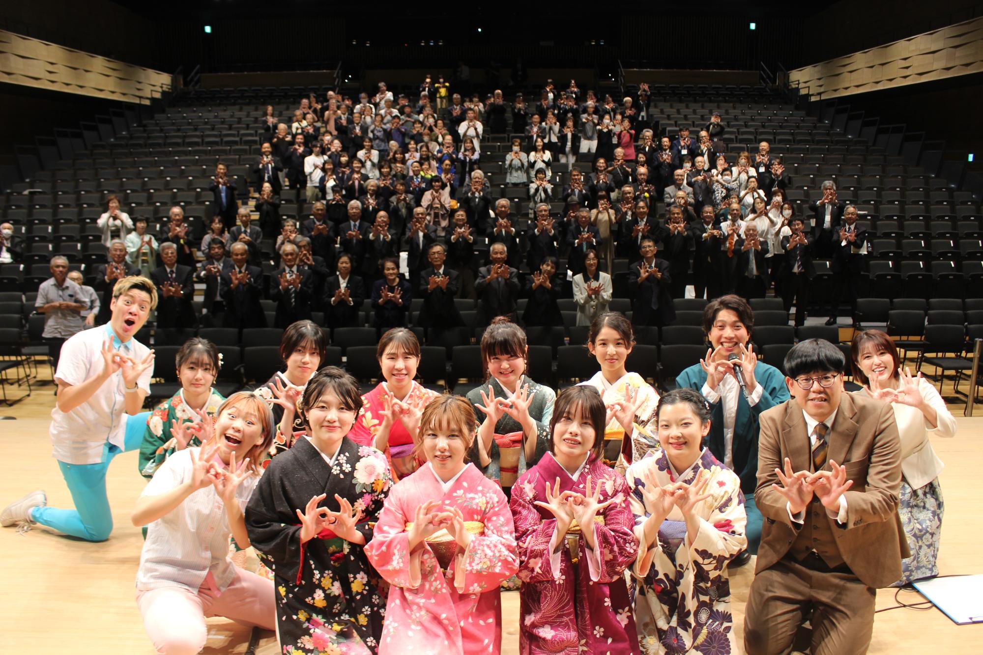 会場での集合写真