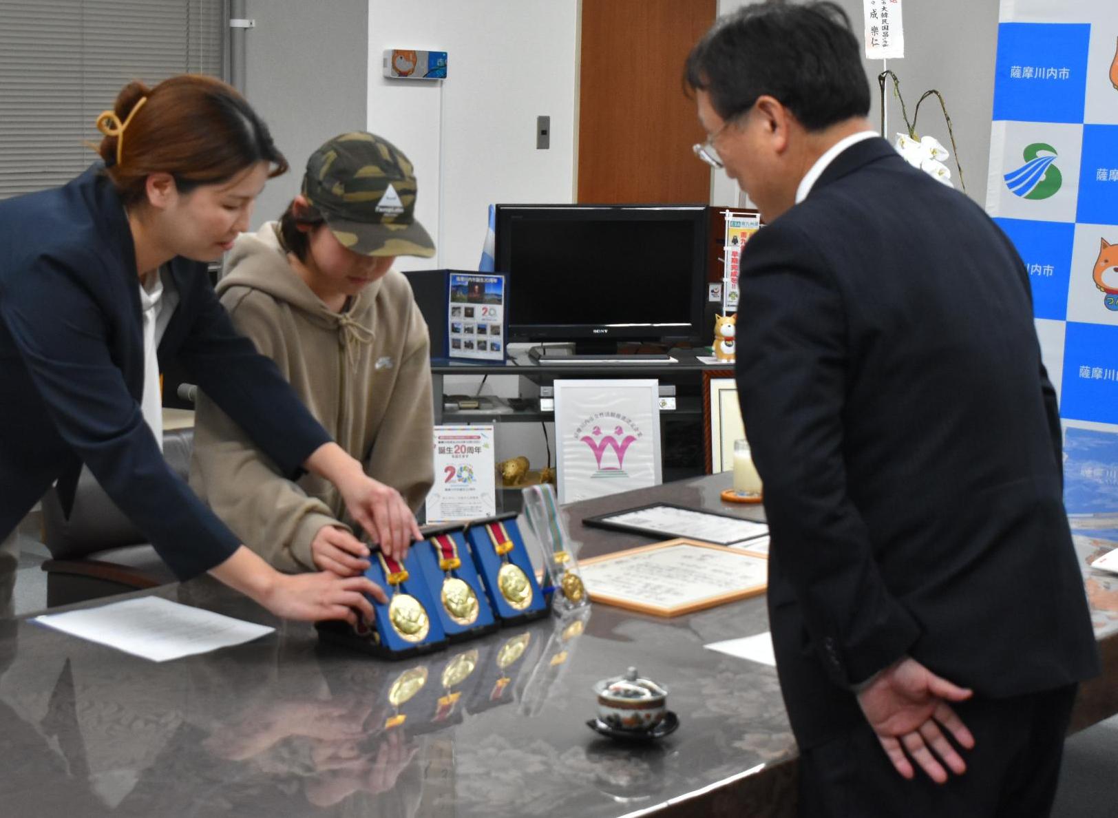 戦績報告の様子