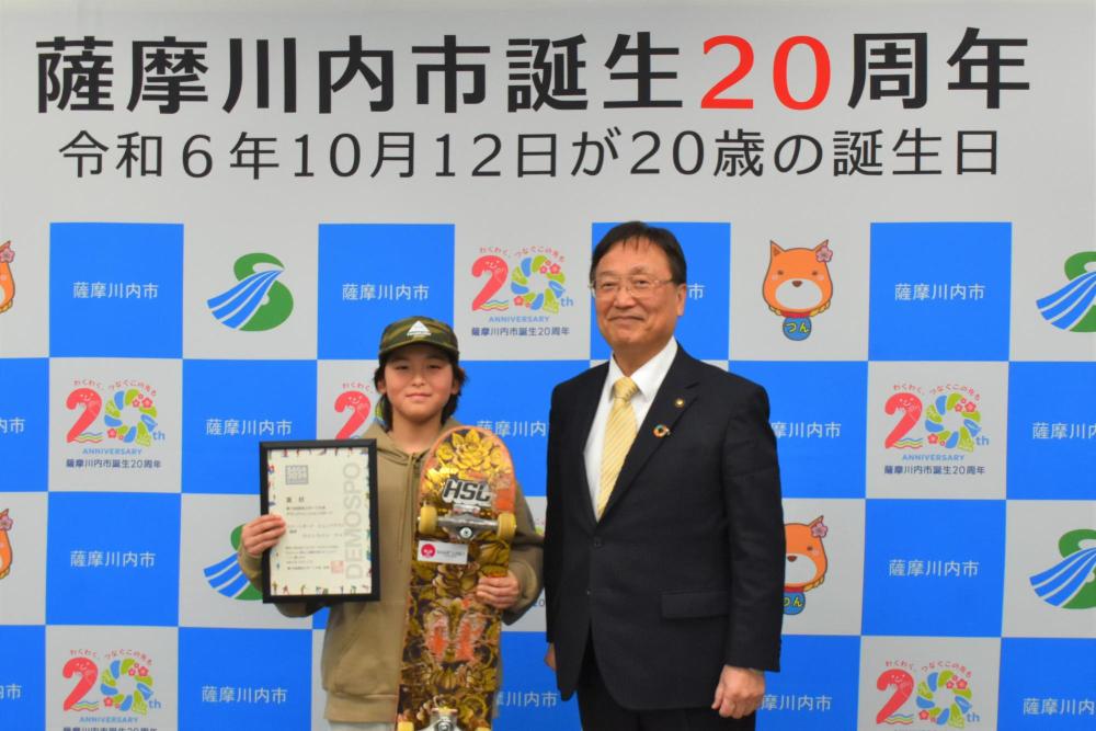 上白石選手と市長の写真