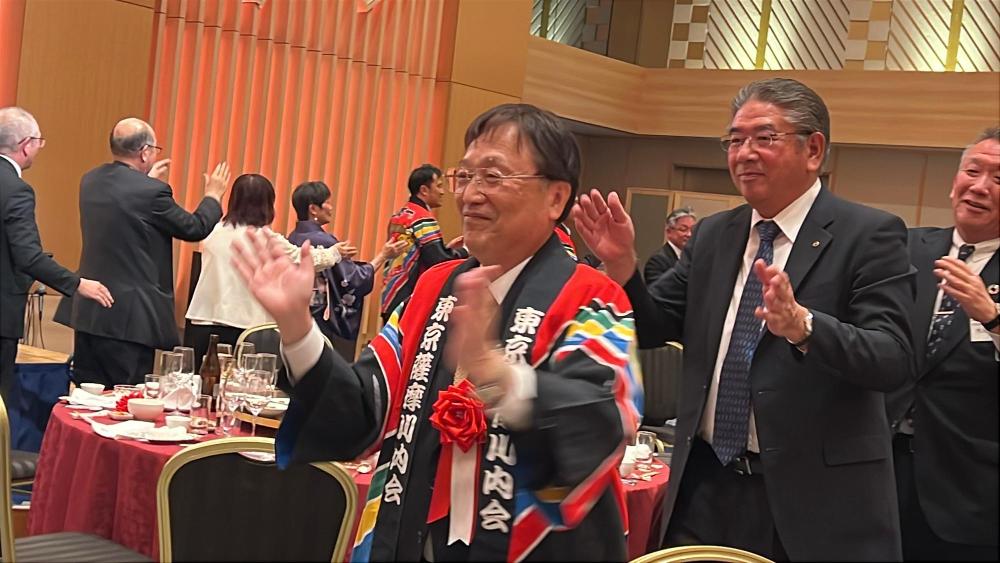 おはら節などを踊る様子