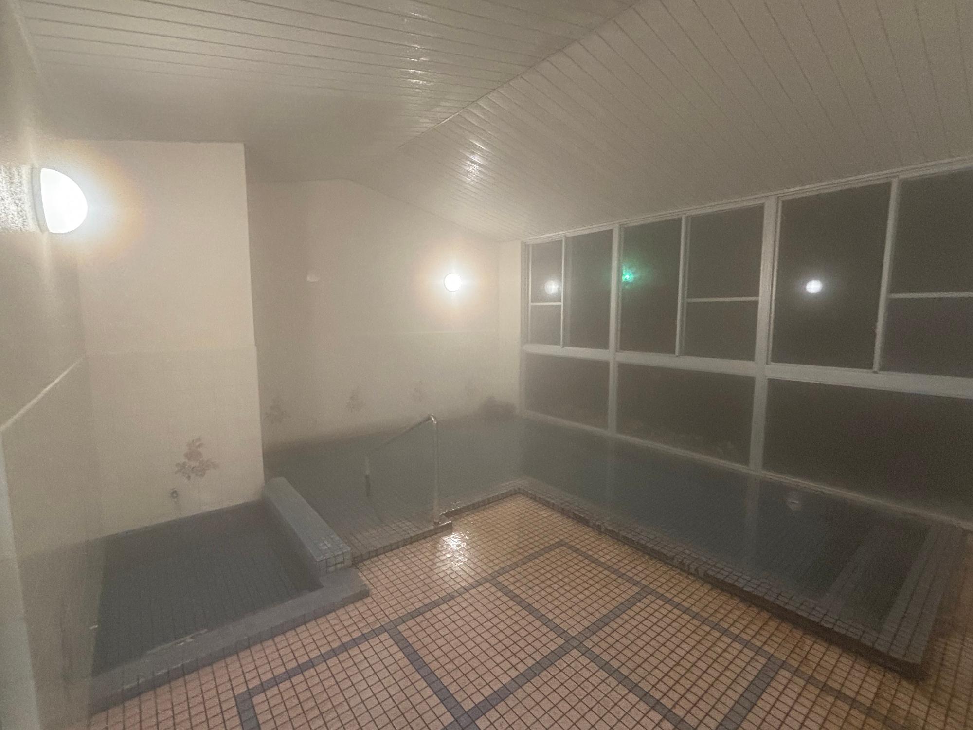 大村温泉の内観