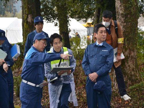 知事4