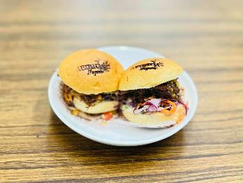 ジビエプルドボアバーガーの写真