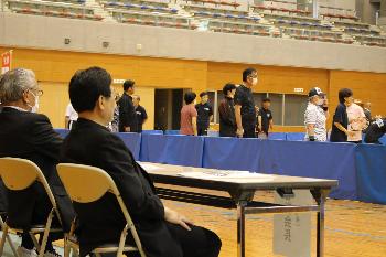 競技を観戦する田中市長の写真