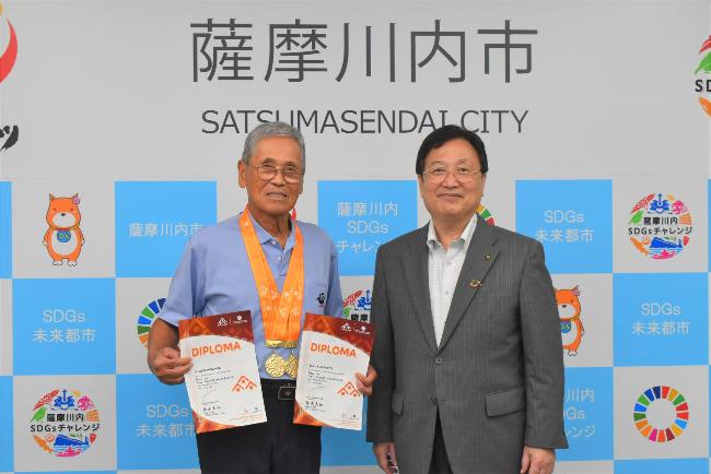 古川氏と田中市長の写真