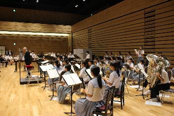 川内中央中学校吹奏楽部の皆さんの演奏のようす