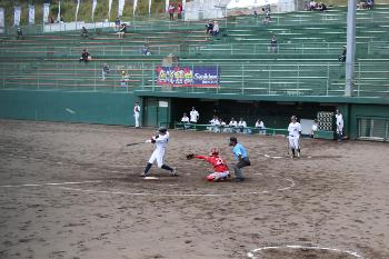 軟式野球競技のようす