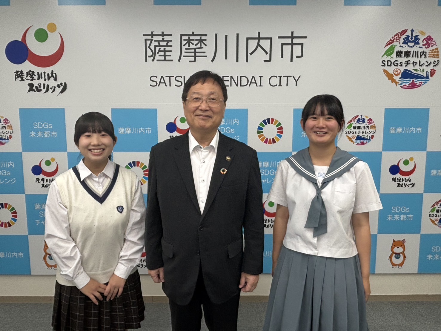 市長表敬訪問の様子。市長と2団員