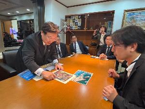 公式訪中団関係機関訪問の様子