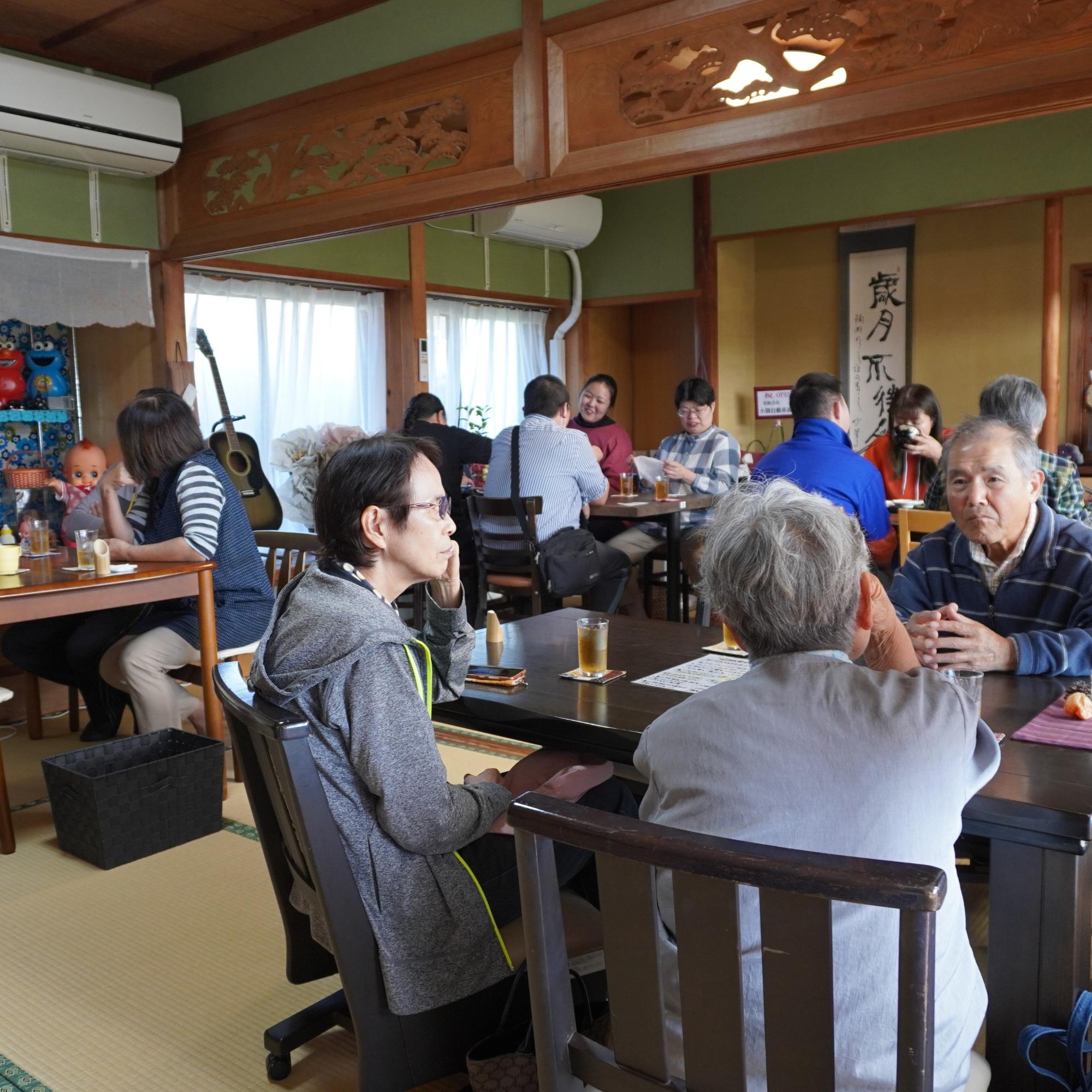 お客さんでにぎわう「ちょこっと」
