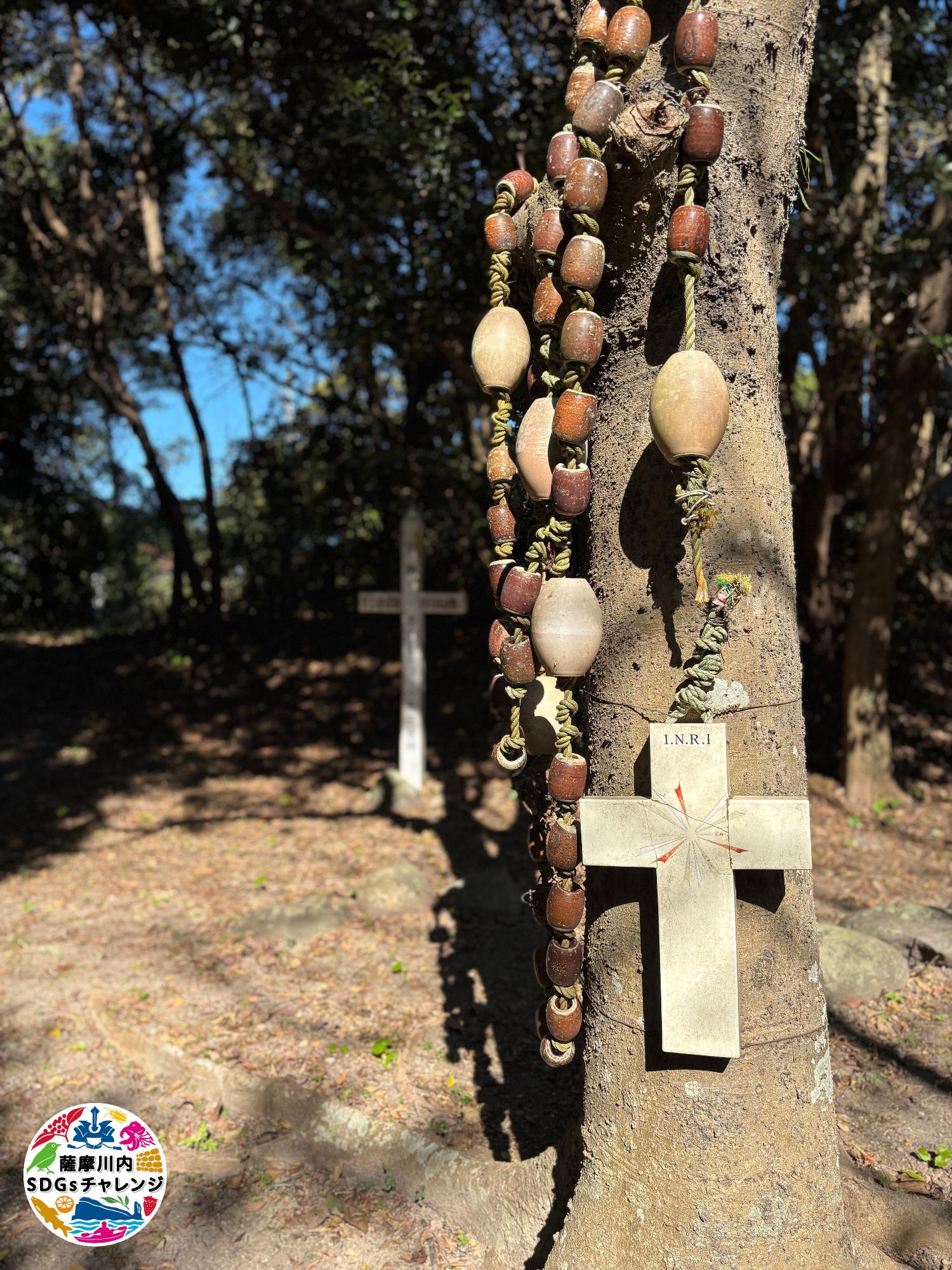 京泊天主堂跡に遺るロザリオ