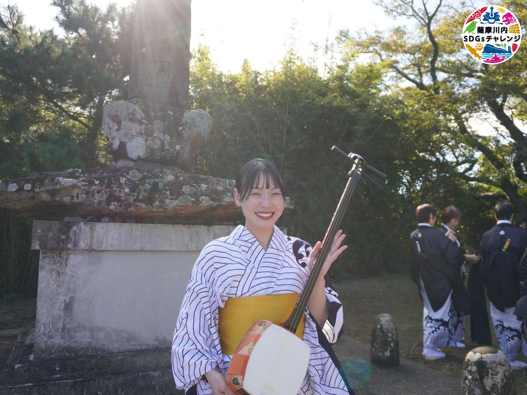 唄と三味線を担当した児玉千鶴さん