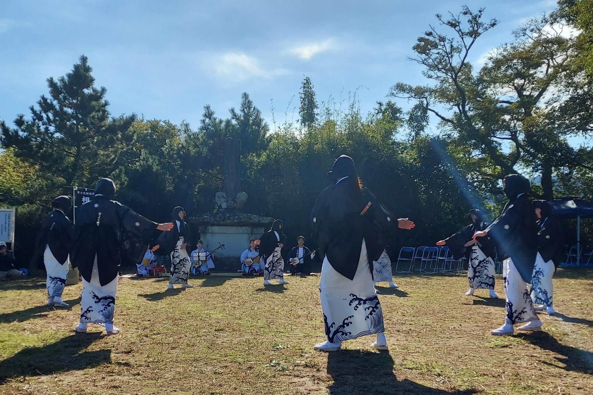久見崎盆踊り 想夫恋の様子