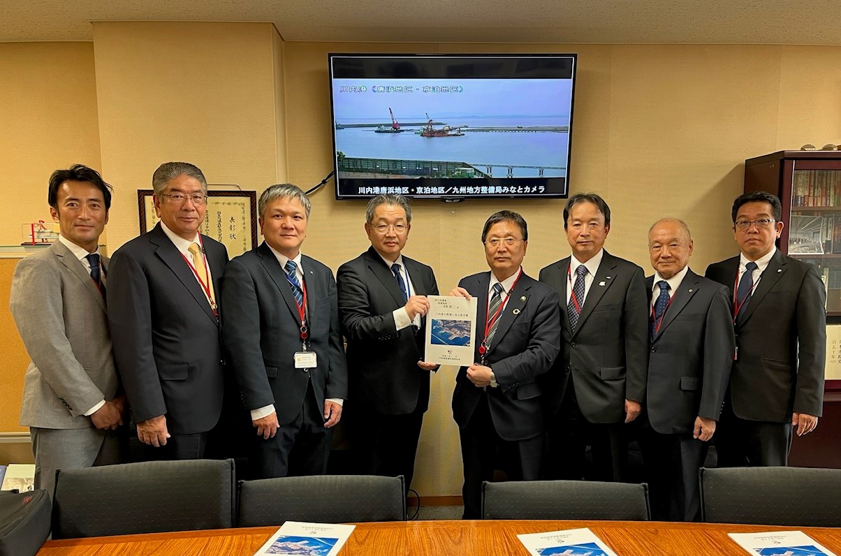 要望書手交(港湾局長)