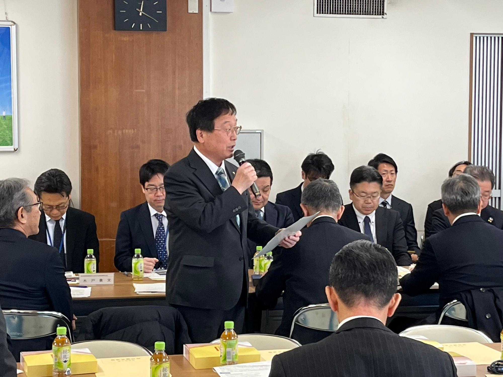 意見表明を行う田中市長