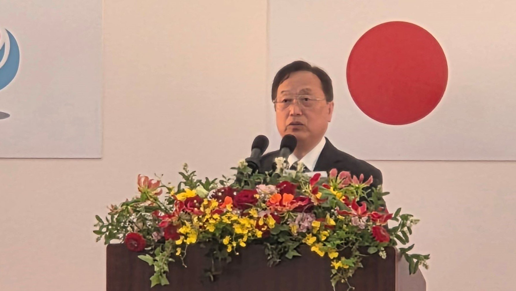 祝辞を述べる田中市長