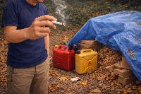 可燃物近くでの喫煙