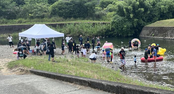 城上納涼祭第1部川祭りの様子