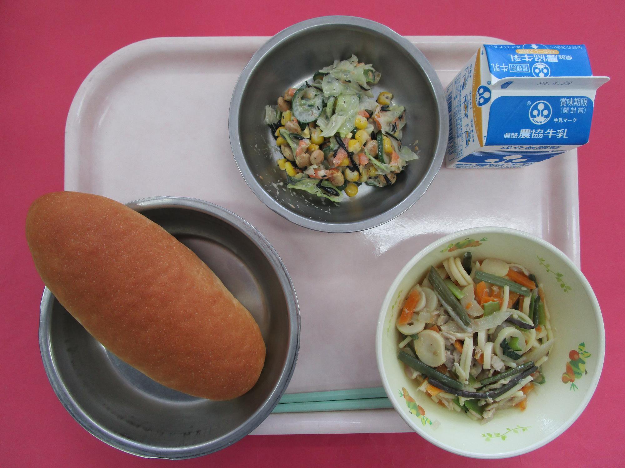 令和6年4月22日の給食画像A