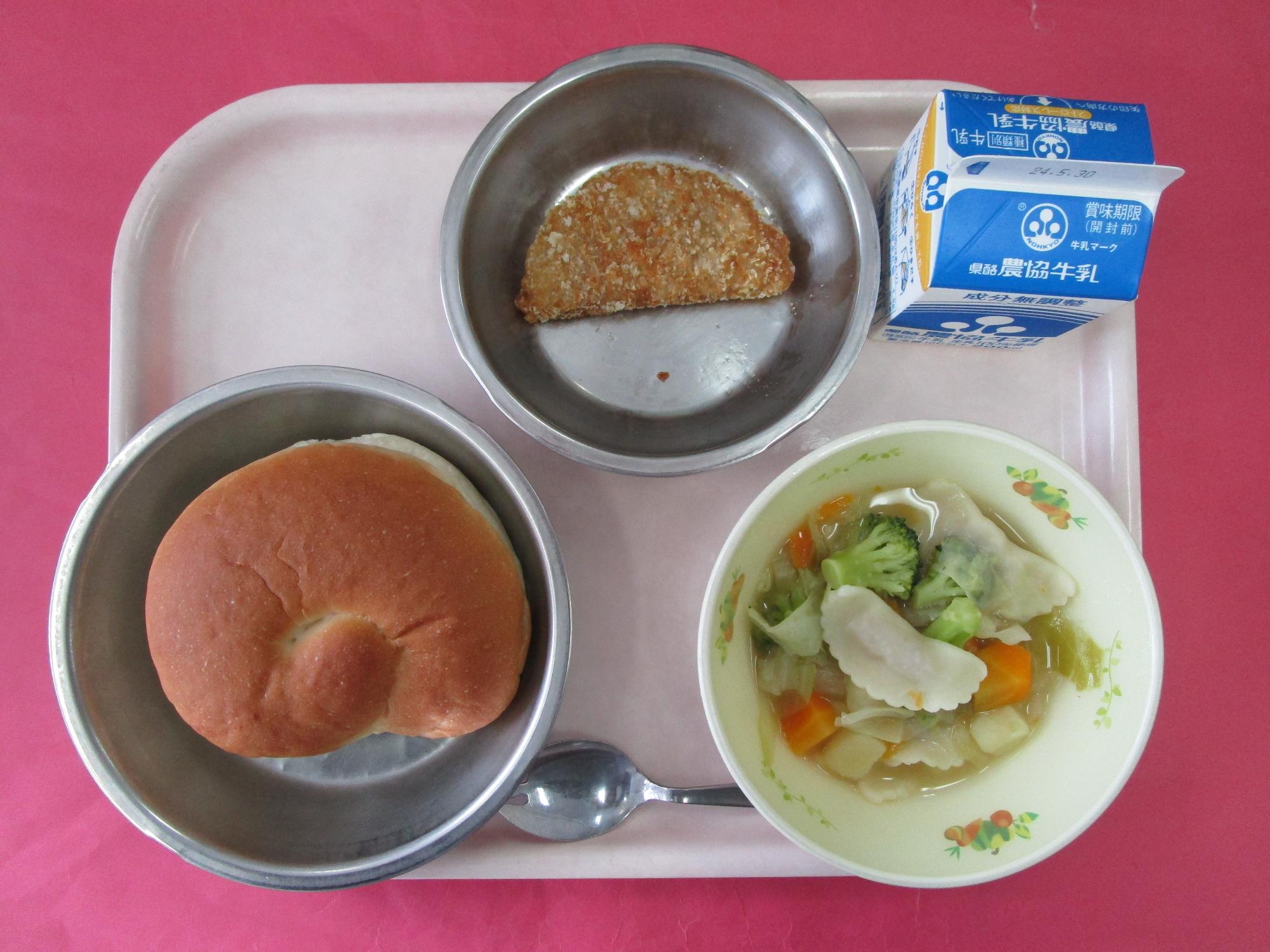 令和6年5月23日の給食画像A