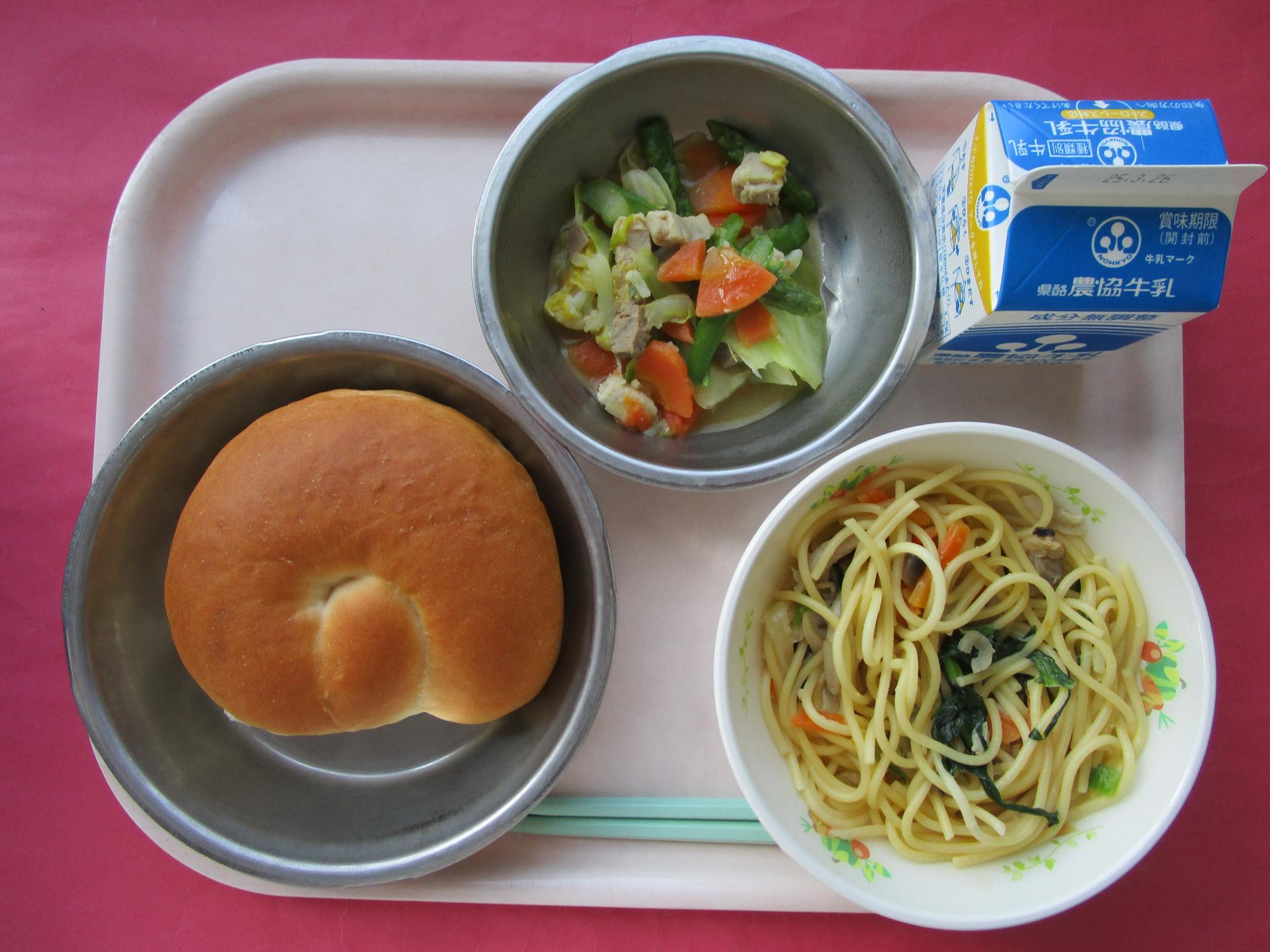 令和7年3月19日の給食画像A