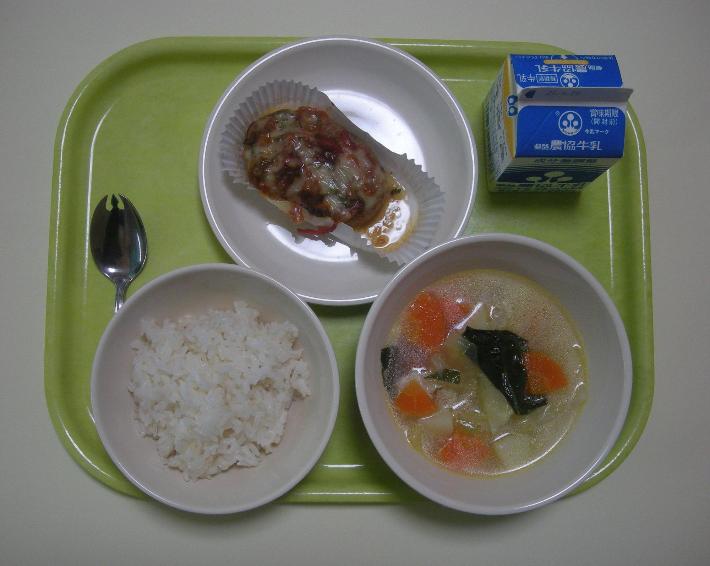 麦ごはん、ABCスープ、イタリアンハンバーグ、牛乳の写真