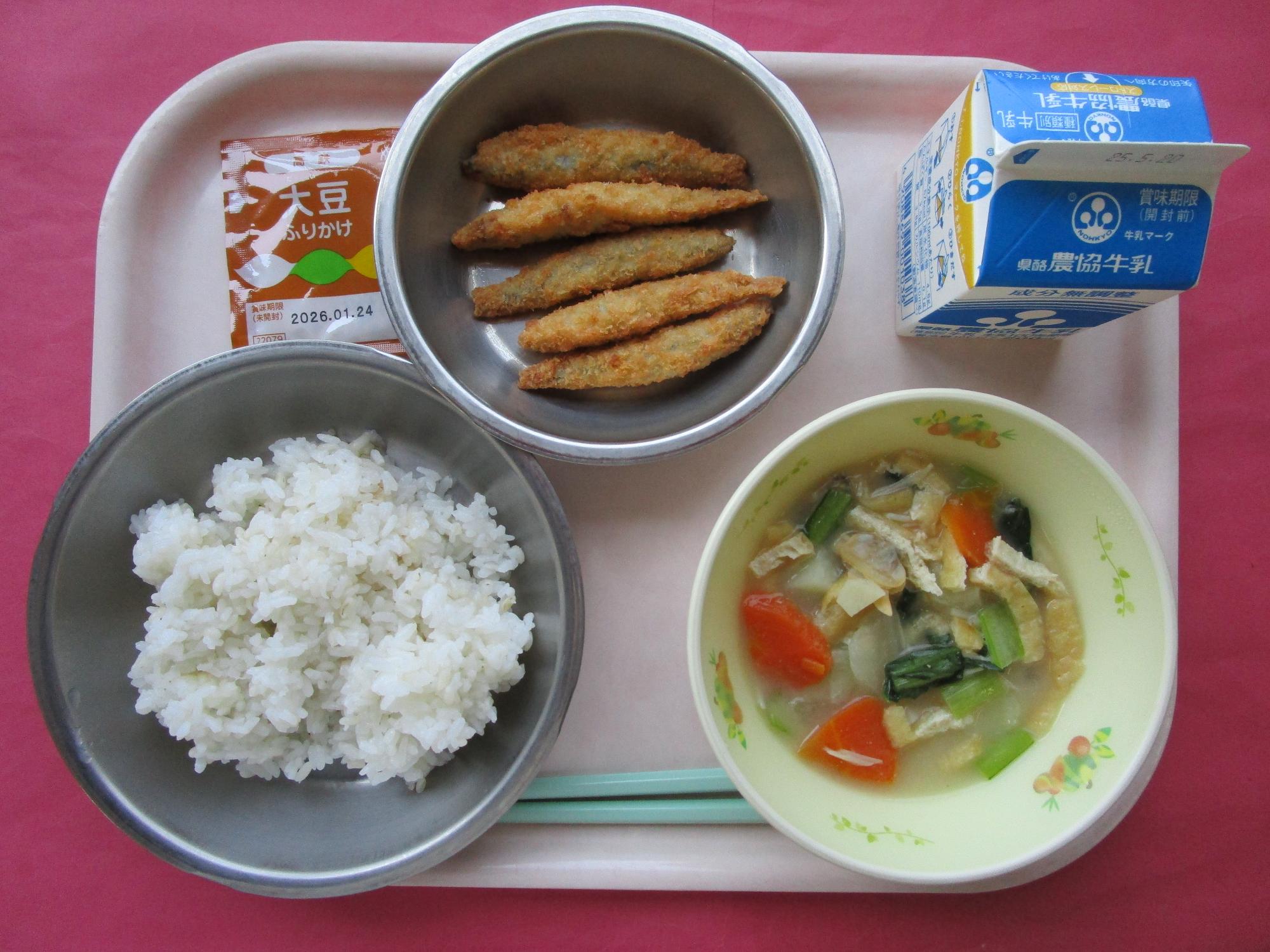 令和7年5月13日の給食画像A