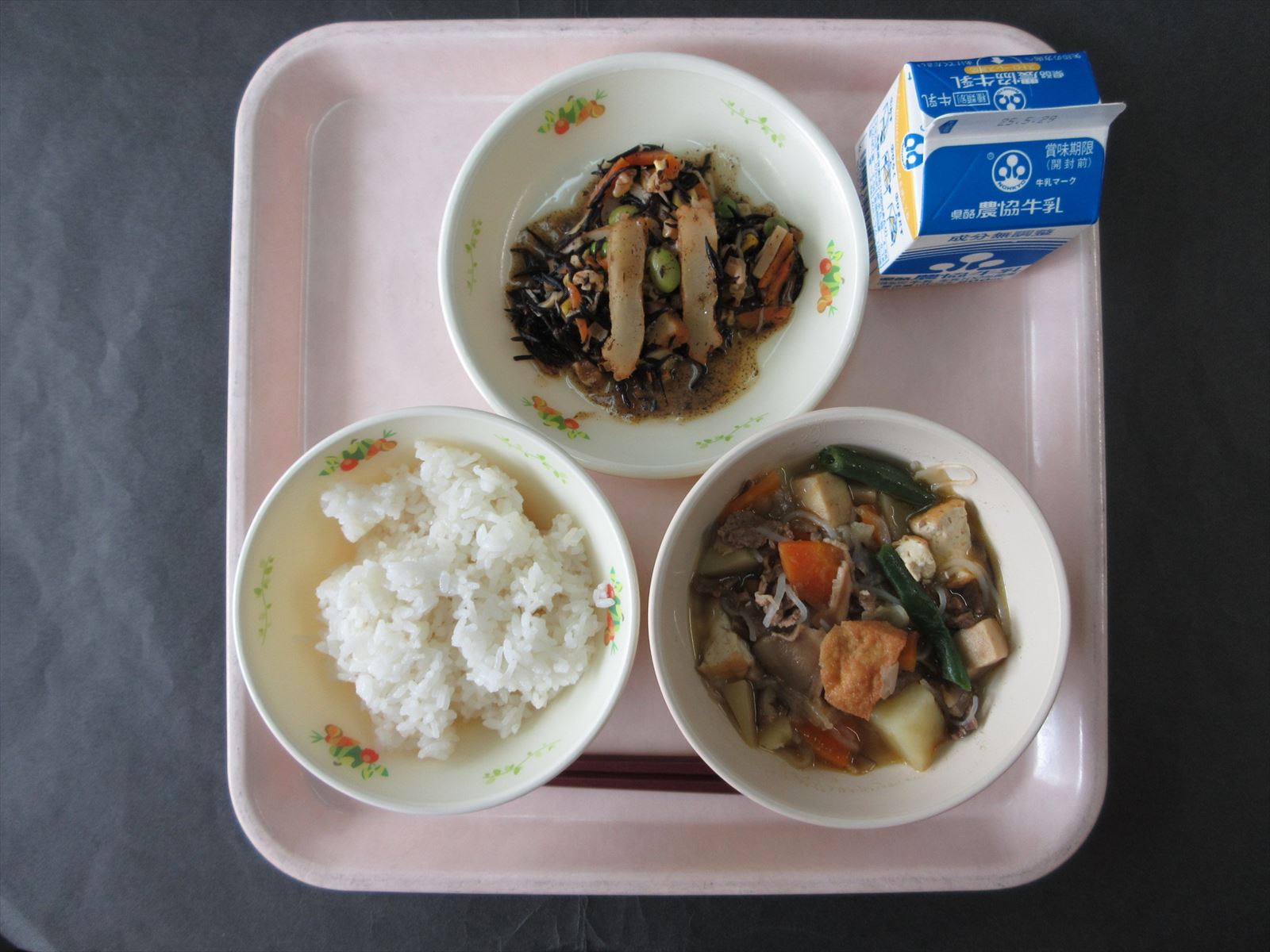 令和7年5月22日木曜日の給食画像