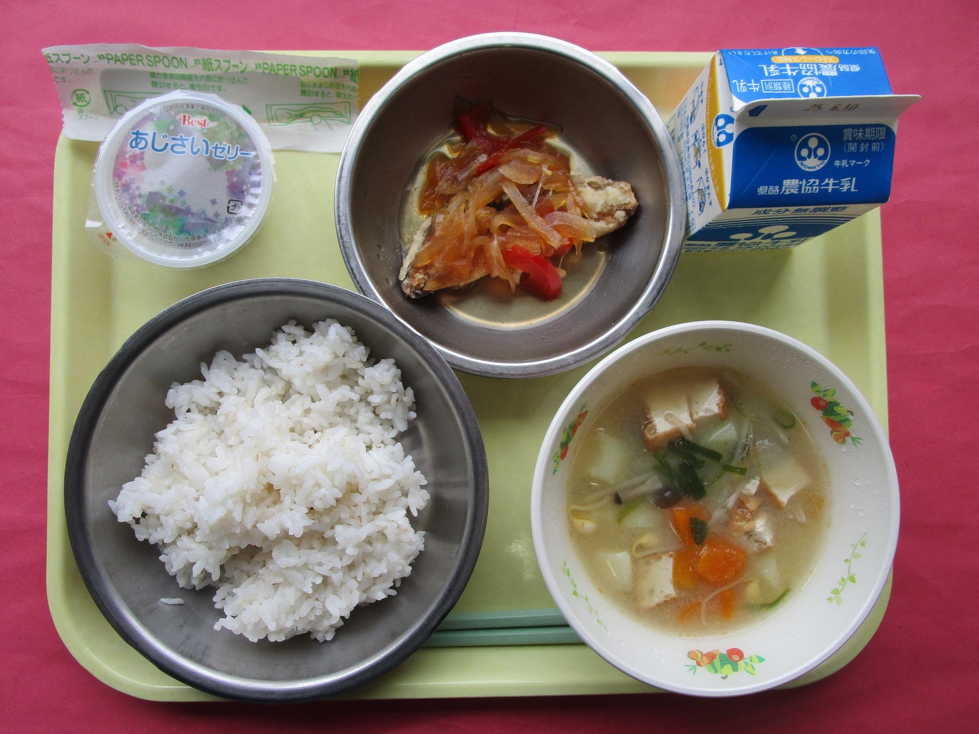 令和7年6月3日の給食画像B