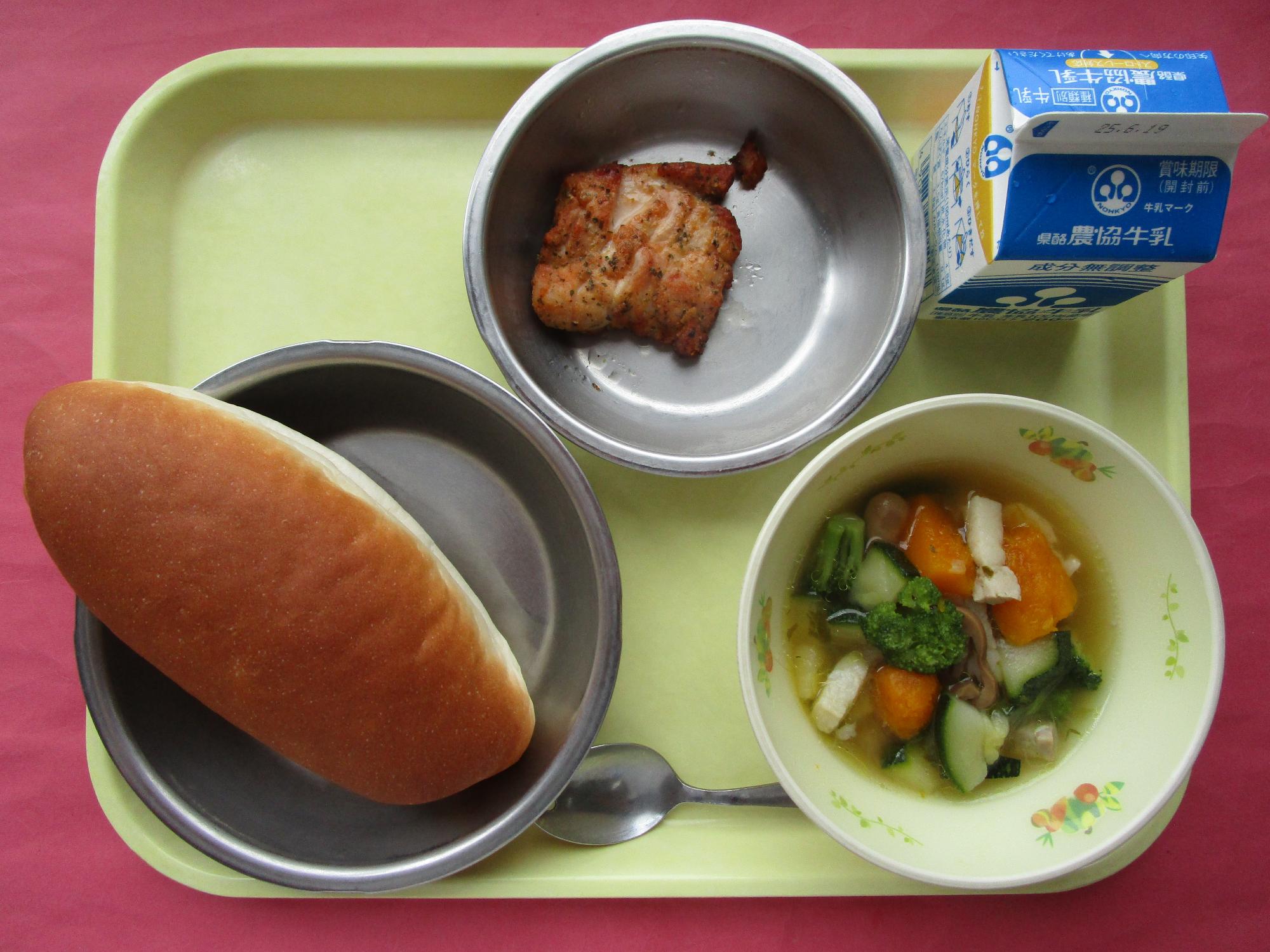 令和7年6月12日の給食画像B