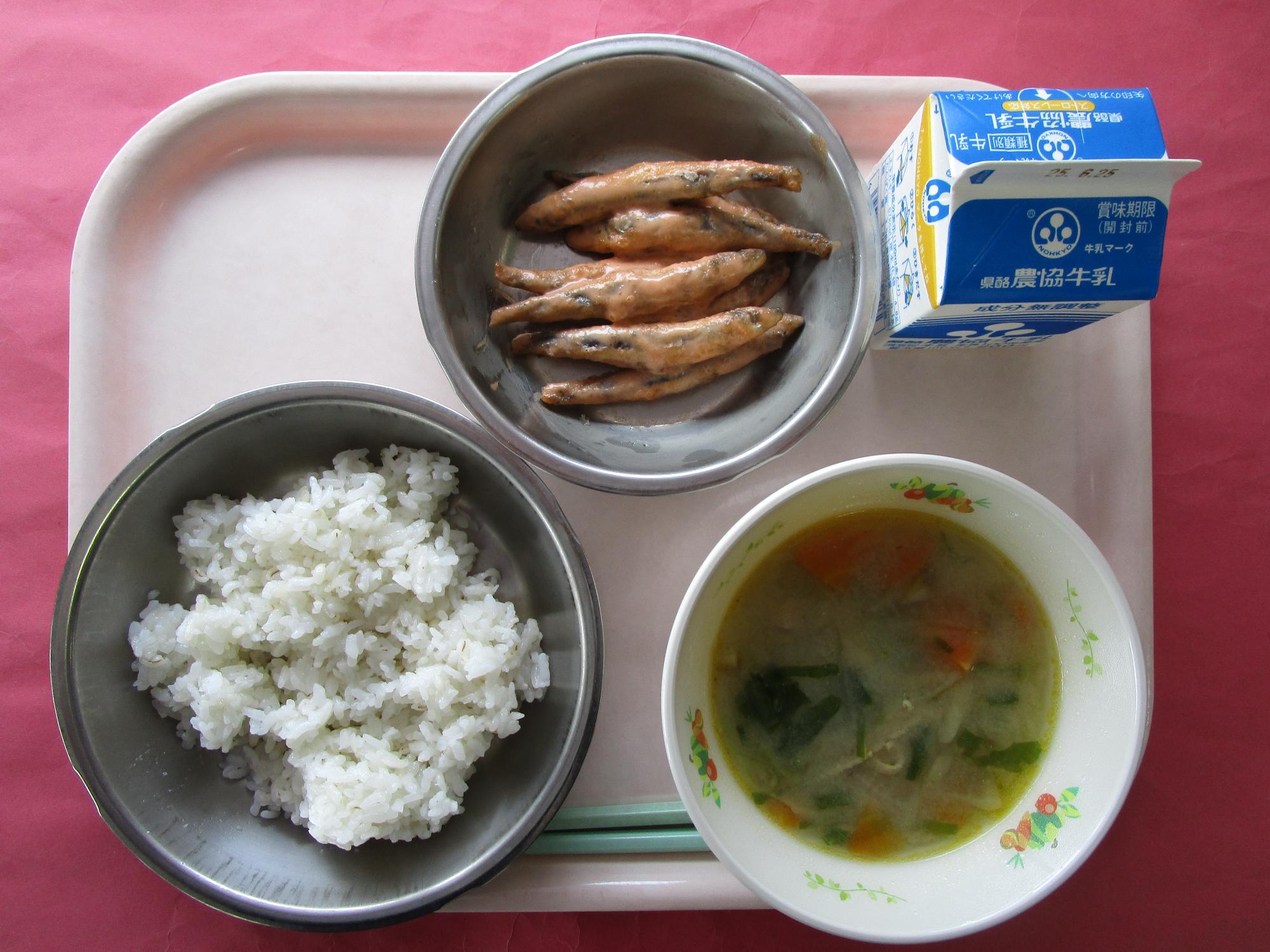 令和7年6月18日の給食画像A
