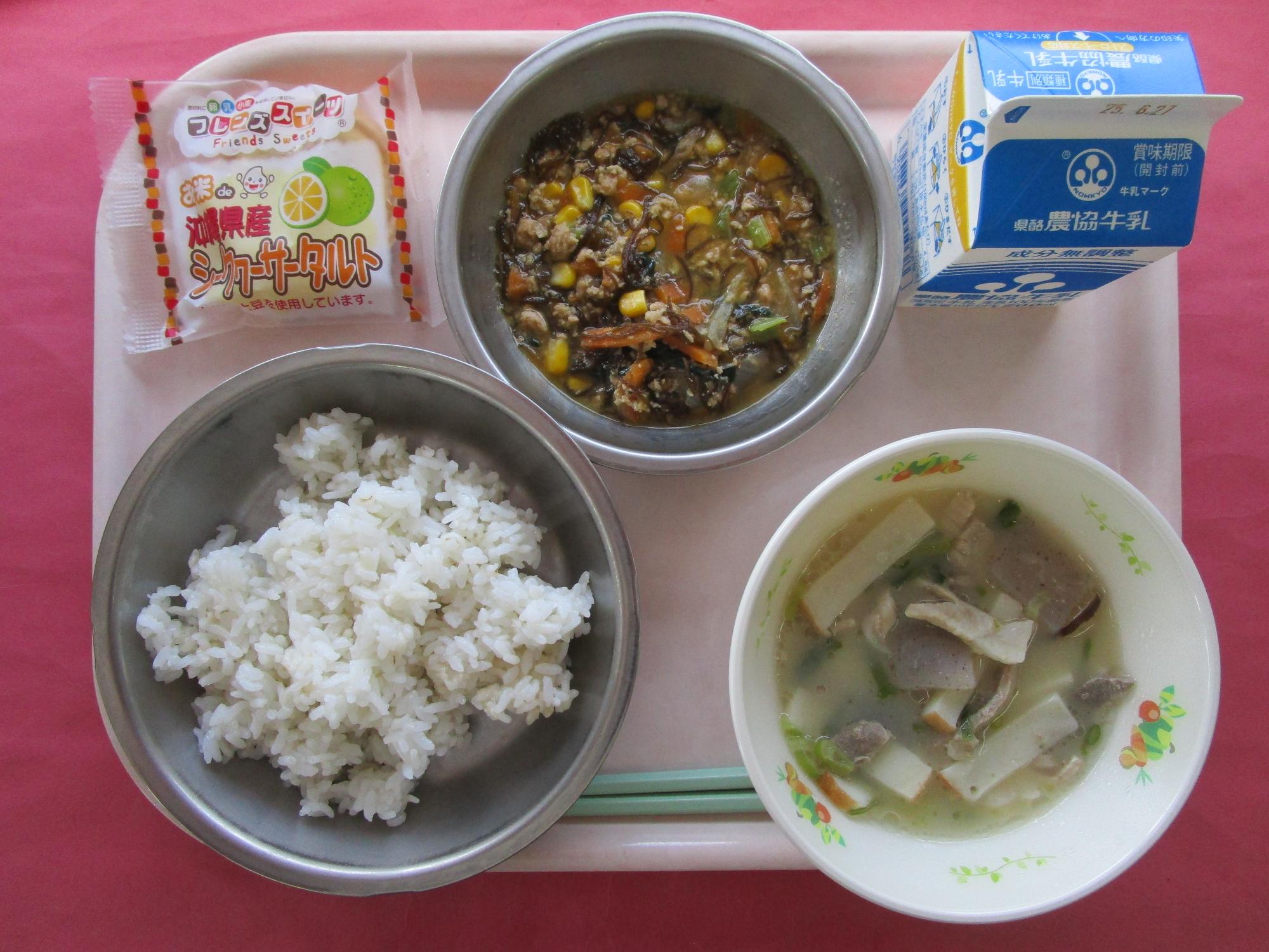 令和7年6月20日の給食画像A